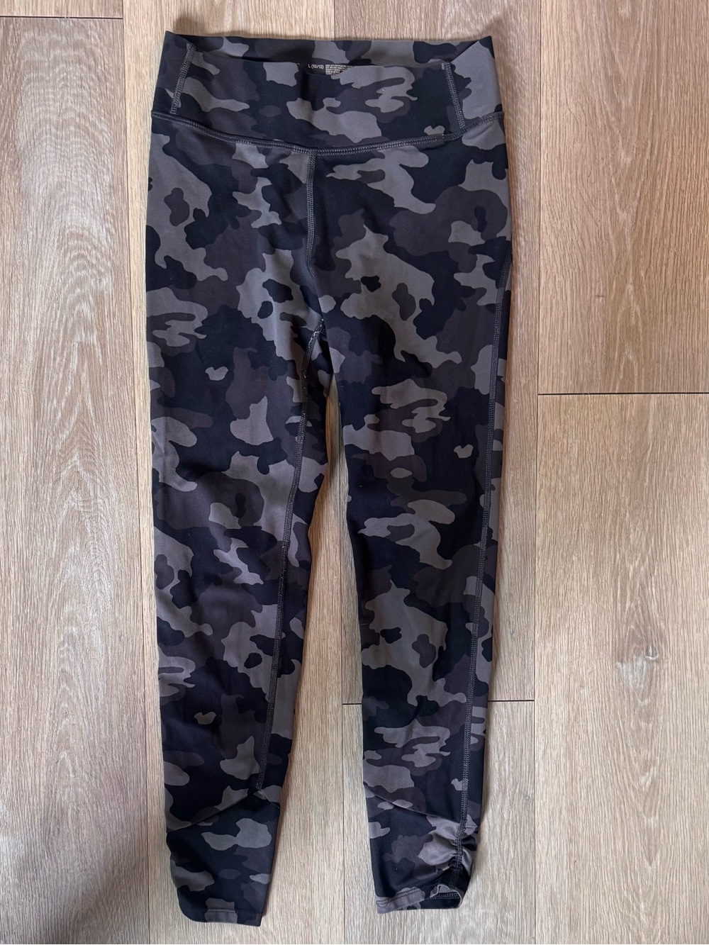 All in Motion black/gray camouflage high rise leggings size girls large (10/12)